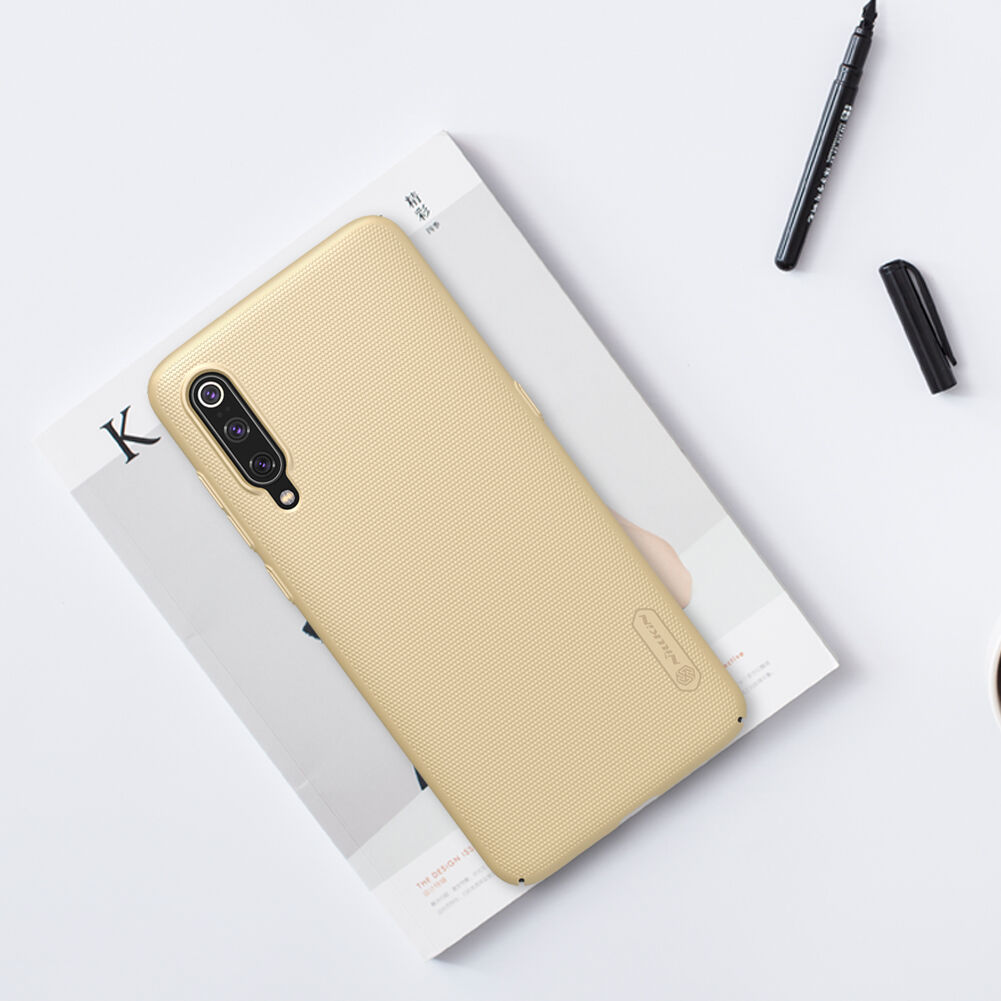 Nillkin etui z twardego plastiku ze żłobieniem do Xiaomi Mi 9 - czerwone