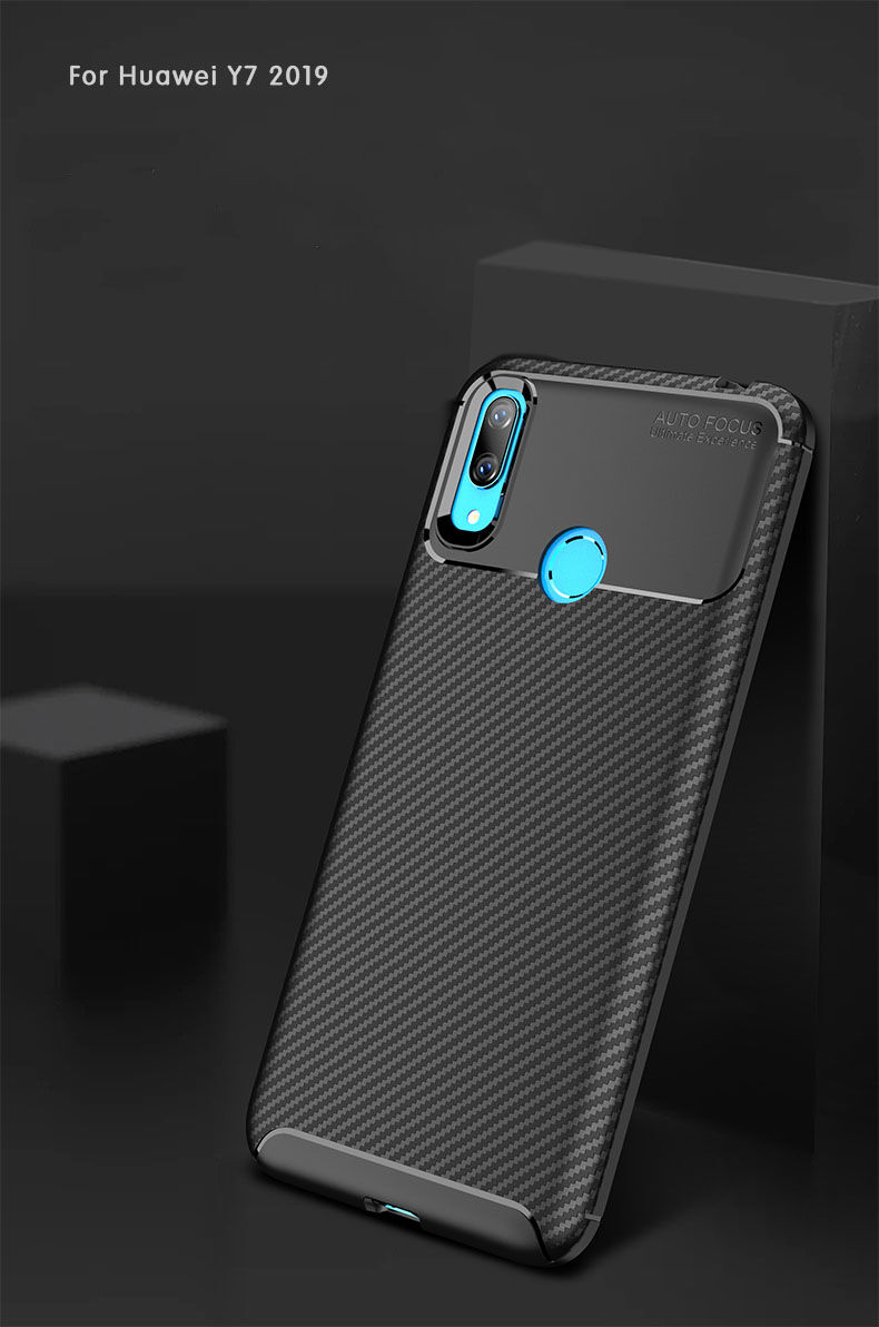 Etui plastikowe z teksturą karbonu do Huawei Y7 (2019) - czarne
