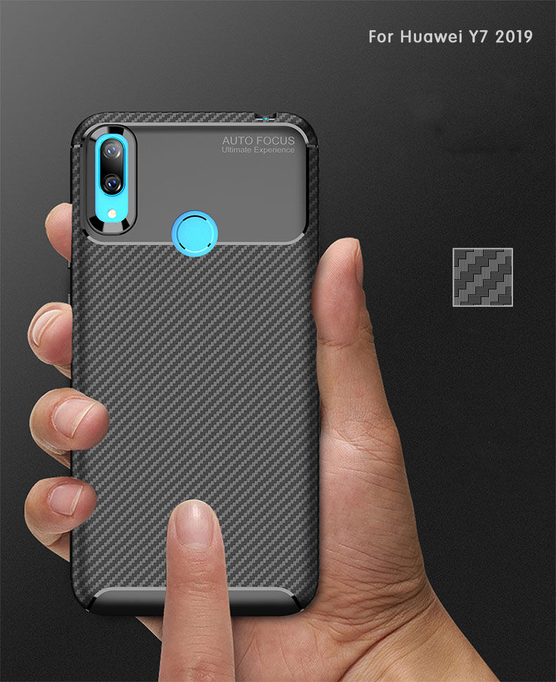 Etui plastikowe z teksturą karbonu do Huawei Y7 (2019) - czarne
