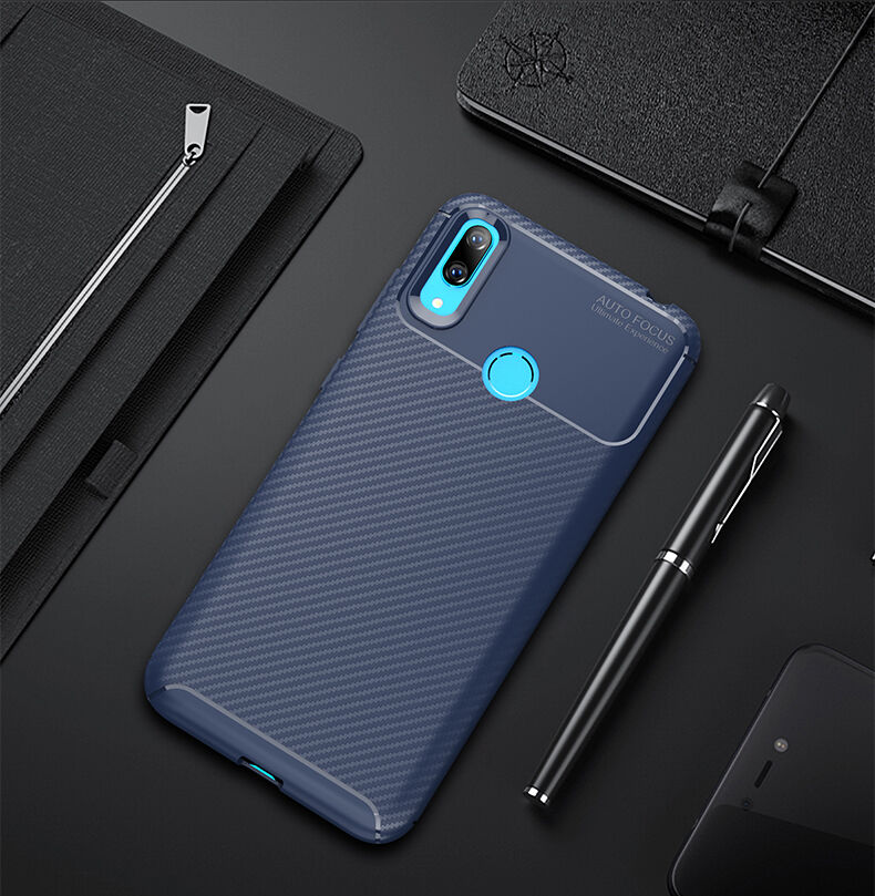 Etui plastikowe z teksturą karbonu do Huawei Y7 (2019) - czarne