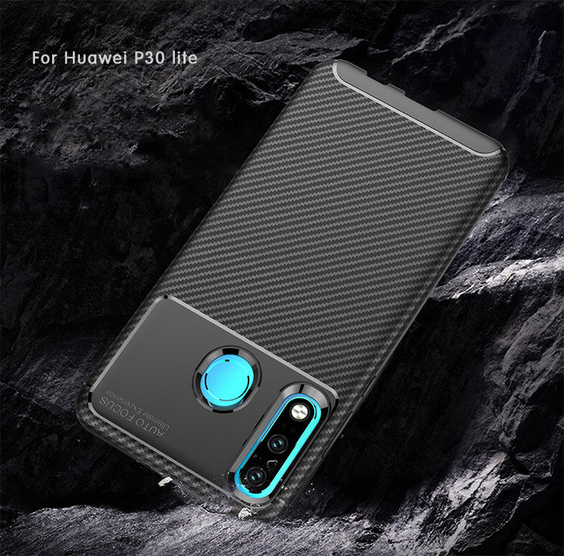 Etui plastikowe z teksturą karbonu do Huawei P30 Lite - czarne
