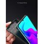Etui plastikowe z teksturą karbonu do Huawei P30 Lite - czarne