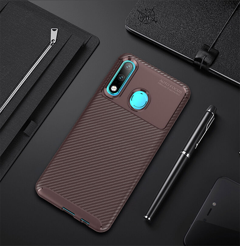 Etui plastikowe z teksturą karbonu do Huawei P30 Lite - czarne