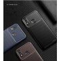 Etui plastikowe z teksturą karbonu do Huawei Nova 3i - ciemnoniebieskie