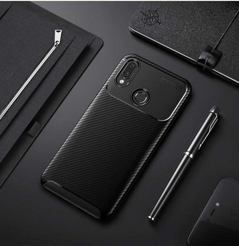Etui plastikowe z teksturą karbonu do Huawei Nova 3i - ciemnoniebieskie