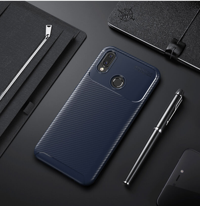 Etui plastikowe z teksturą karbonu do Huawei Nova 3i - ciemnoniebieskie