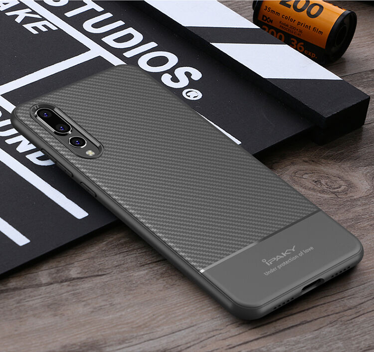 Ipaky etui plastikowe z teksturą karbonową do Huawei P20 Pro - ciemnoniebieskie