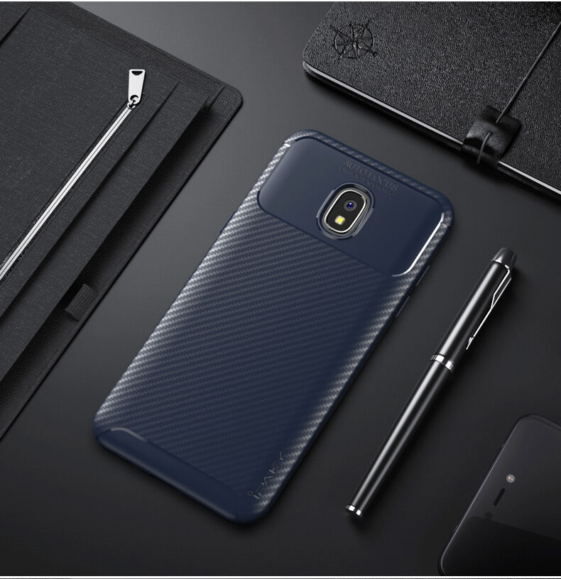 Ipaky etui plastikowe z teksturą karbonową do Samsung Galaxy J3 (2018) - ciemnoniebieskie