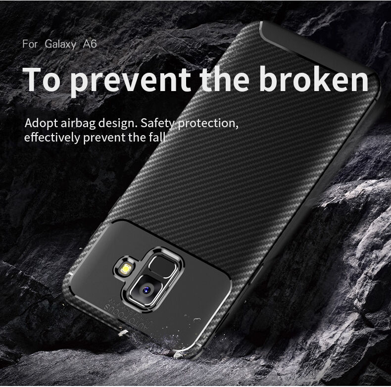 Ipaky etui plastikowe z teksturą karbonową do Samsung Galaxy A6 (2018) - czarne