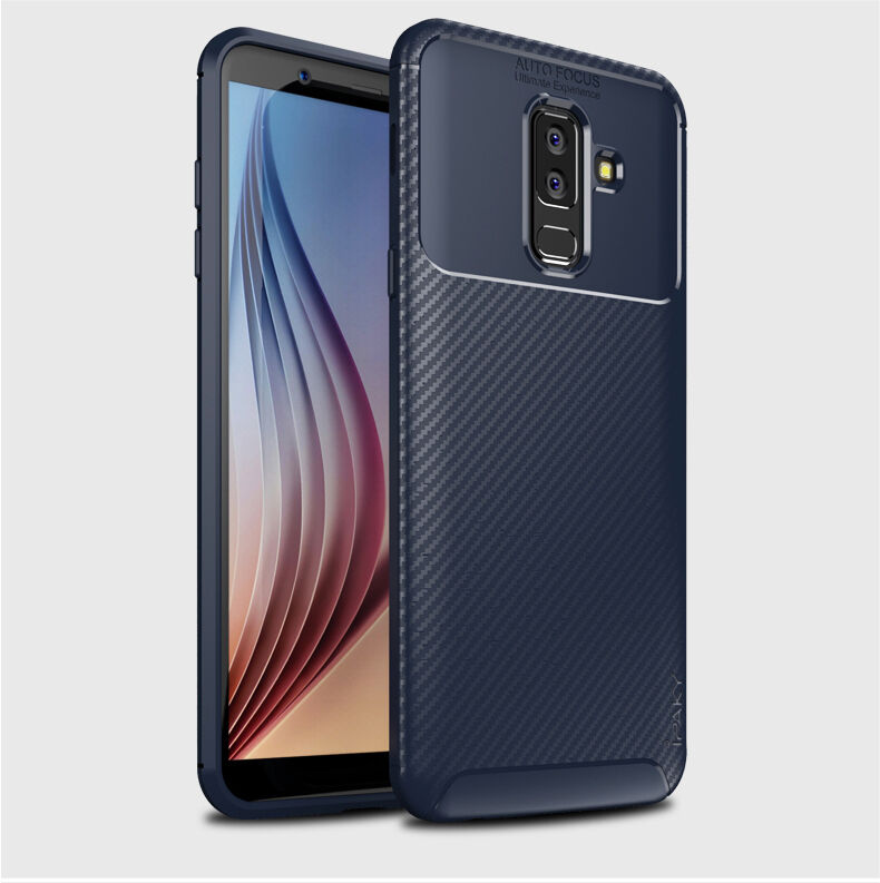 Ipaky etui plastikowe z teksturą karbonową do Samsung Galaxy A6 Plus (2018) - ciemnoniebieskie
