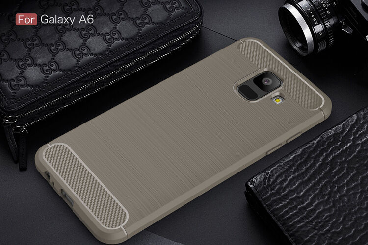 Etui plastikowe z teksturą szlifowaną do Samsung Galaxy A6 (2018) - czarne