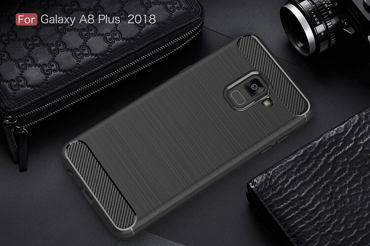 Etui plastikowe z teksturą szlifowaną do Samsung Galaxy A8 Plus (2018) - czerwone