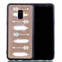 Etui plastikowe wytłoczone strzały do Samsung Galaxy A8 (2018) - przezroczyste